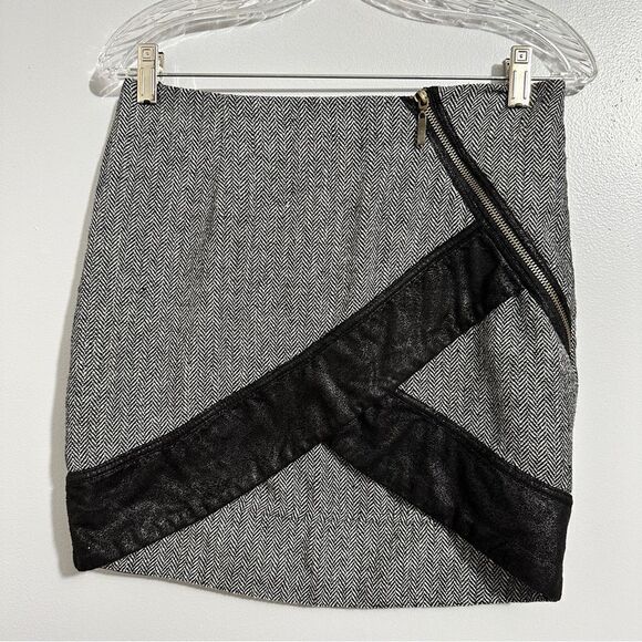 Very J black Mimi skirt with side zipper size M - Picture 1 of 6